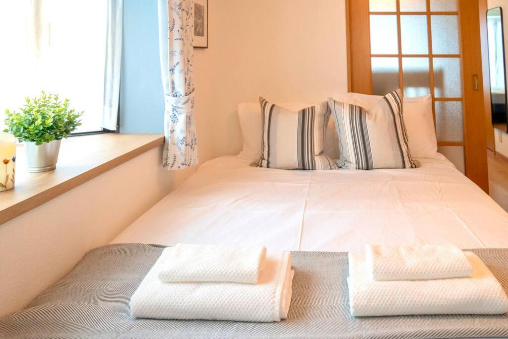 新宿一站5分钟-酒馆购物街-安静品质公寓-直达皇居秋叶原-104 Токио Екстериор снимка